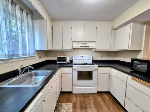 Tiny photo for 14 Teal Circle #14, Simsbury, CT 06081 (MLS # 24132455)