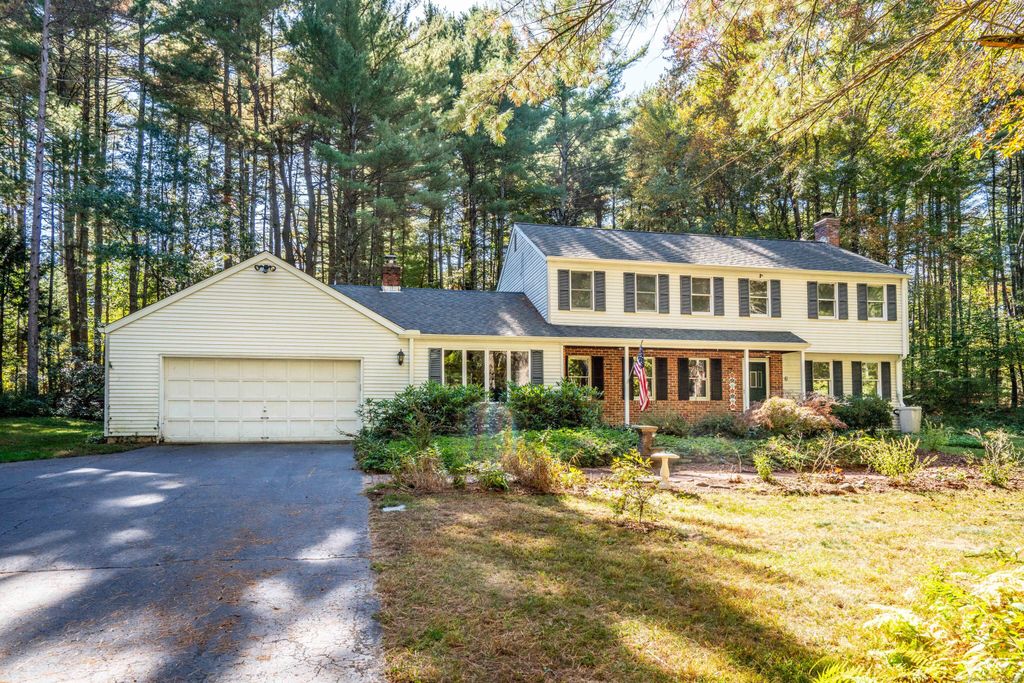 Photo of 5 Fox Den Road, Simsbury, CT 06092 (MLS # 24132515)
