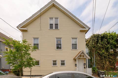 Multifamily For Rent - 54 Mechanic Street #2ND FLOOR<br/> New Haven, CT 06511