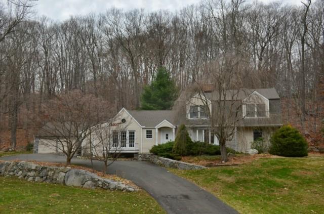 Photo 1 of 52 Mariomi Road, New Canaan, Connecticut, $862,000, Web #: 99087143