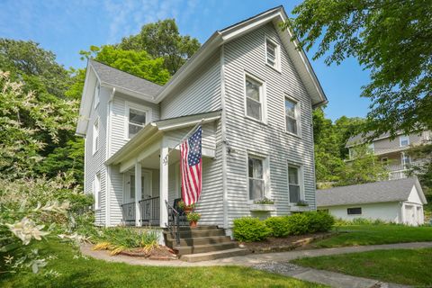 33 Swan Avenue Seymour CT 06483