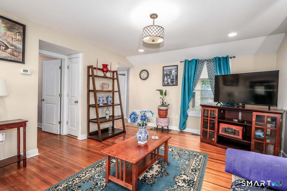 70 Dodgingtown Road
