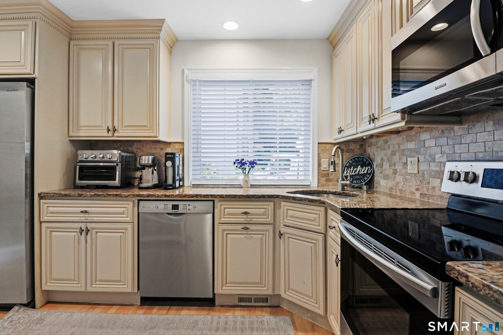 Photo of 202 Soundview Avenue #14, Stamford, CT 06902 (MLS # 24188530)