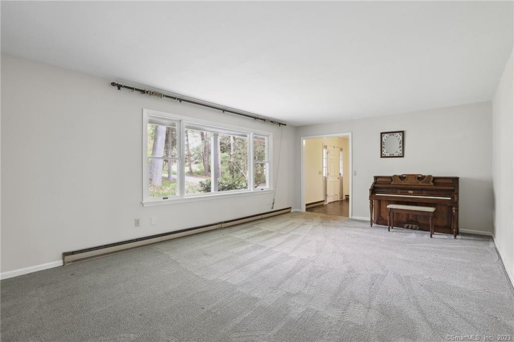 Photo 8 of 25 of 16 Devonshire Drive house