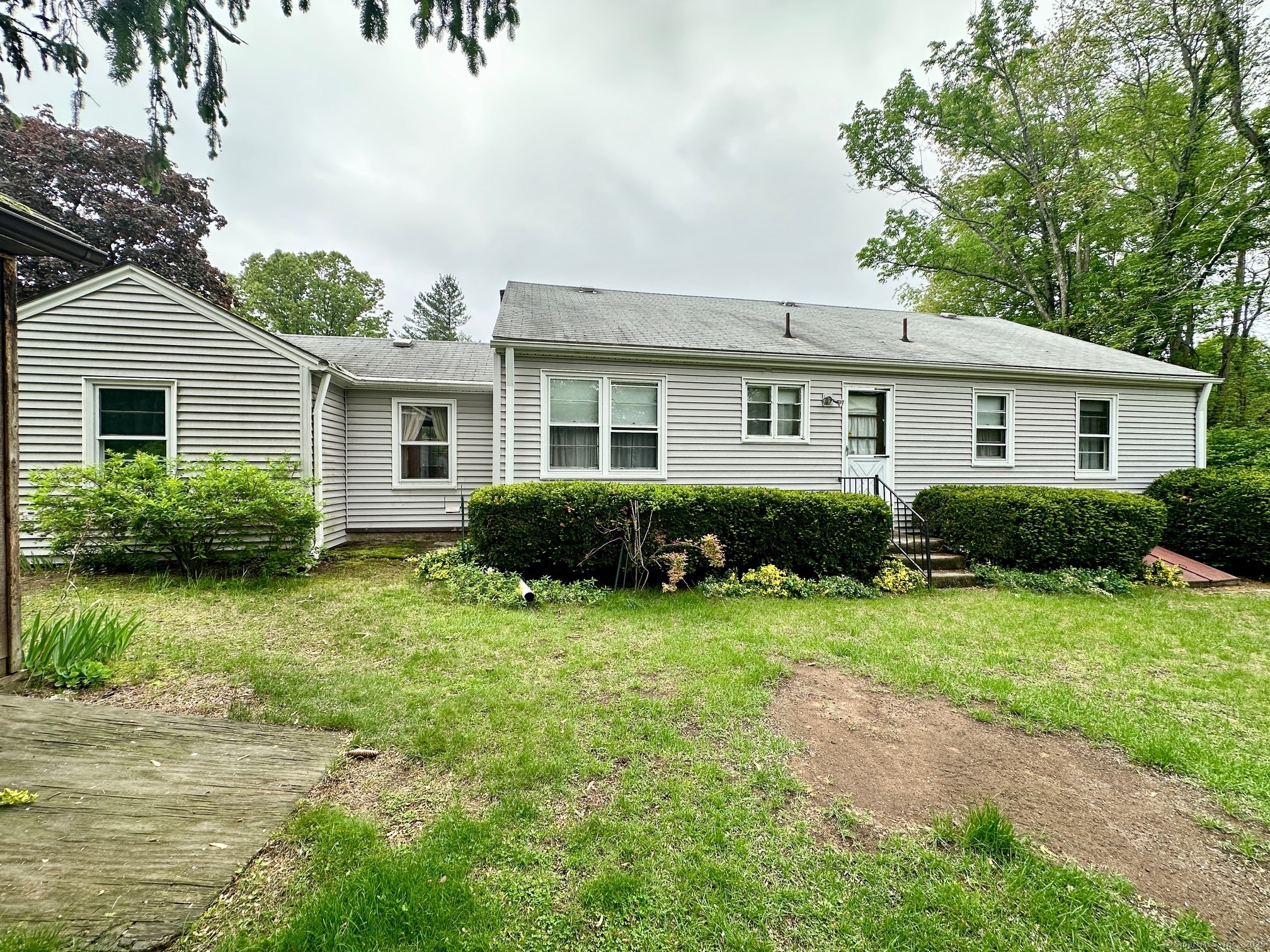32 Broad Brook Road, East Windsor, Connecticut image 5