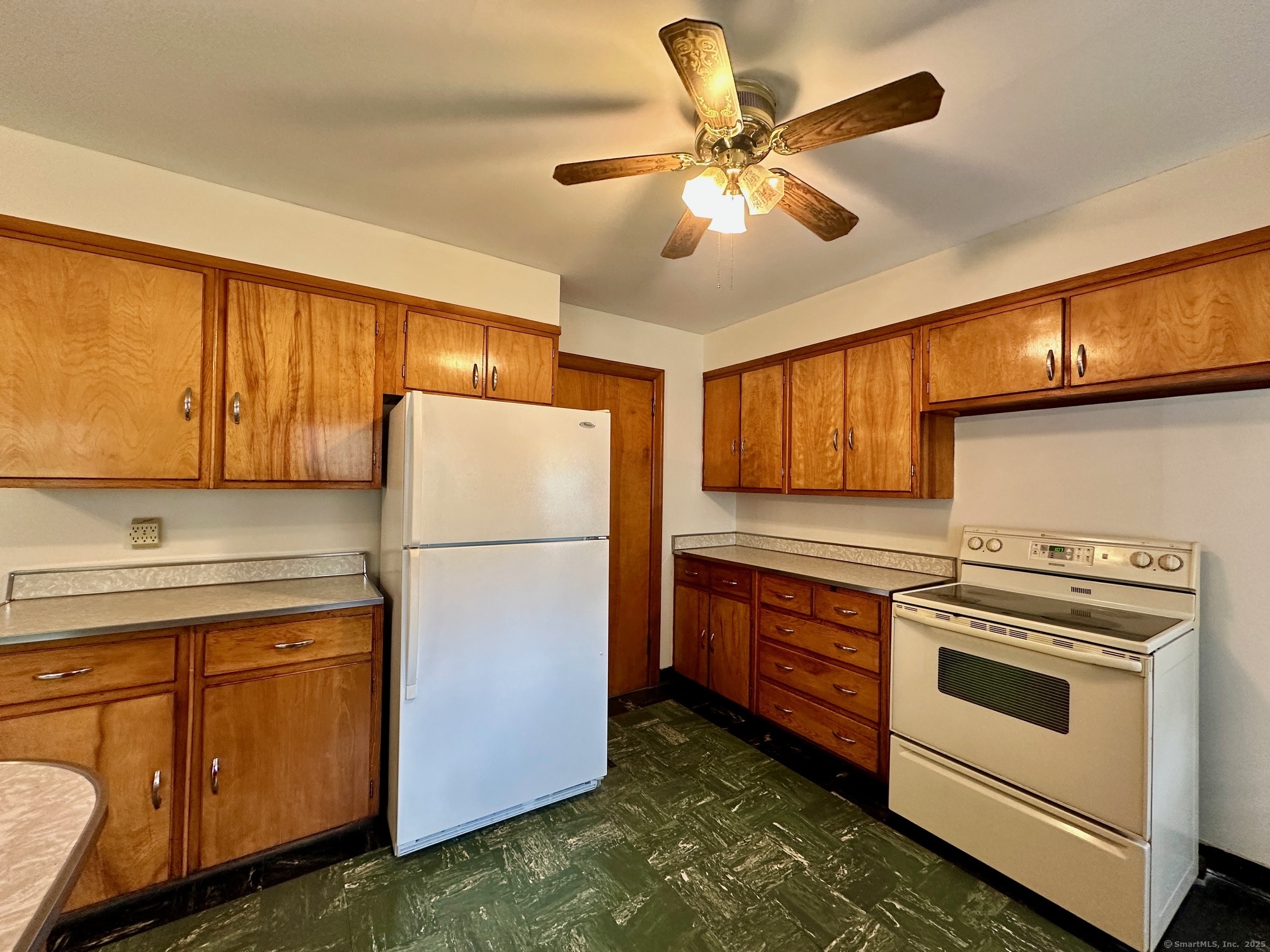 32 Broad Brook Road, East Windsor, Connecticut image 12