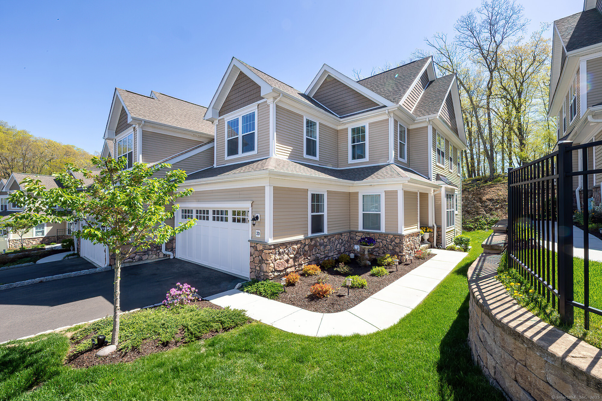 20 Hunting Ridge Lane #20, Bethel, Connecticut image 1