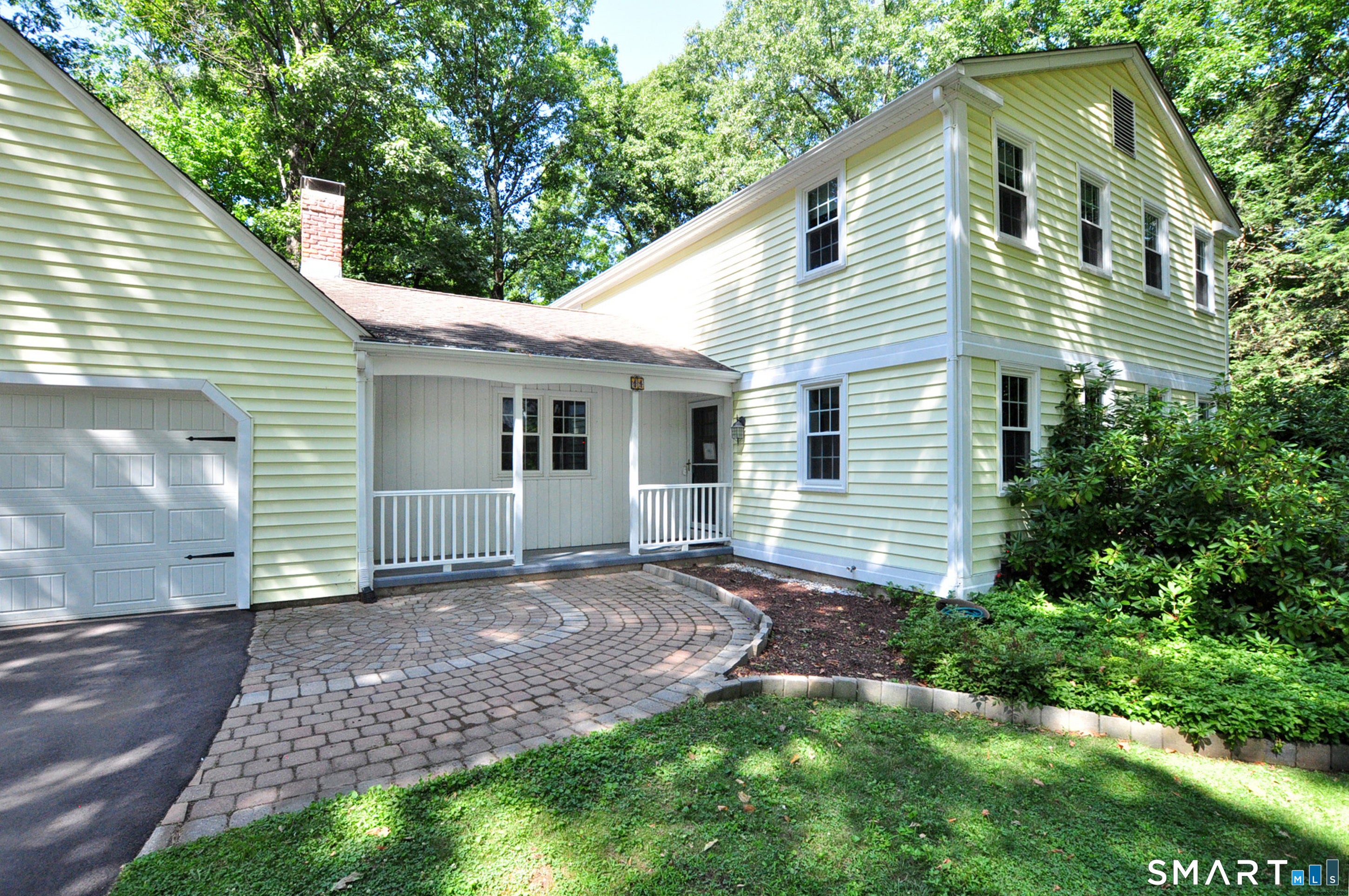 11 Roundhill Road
