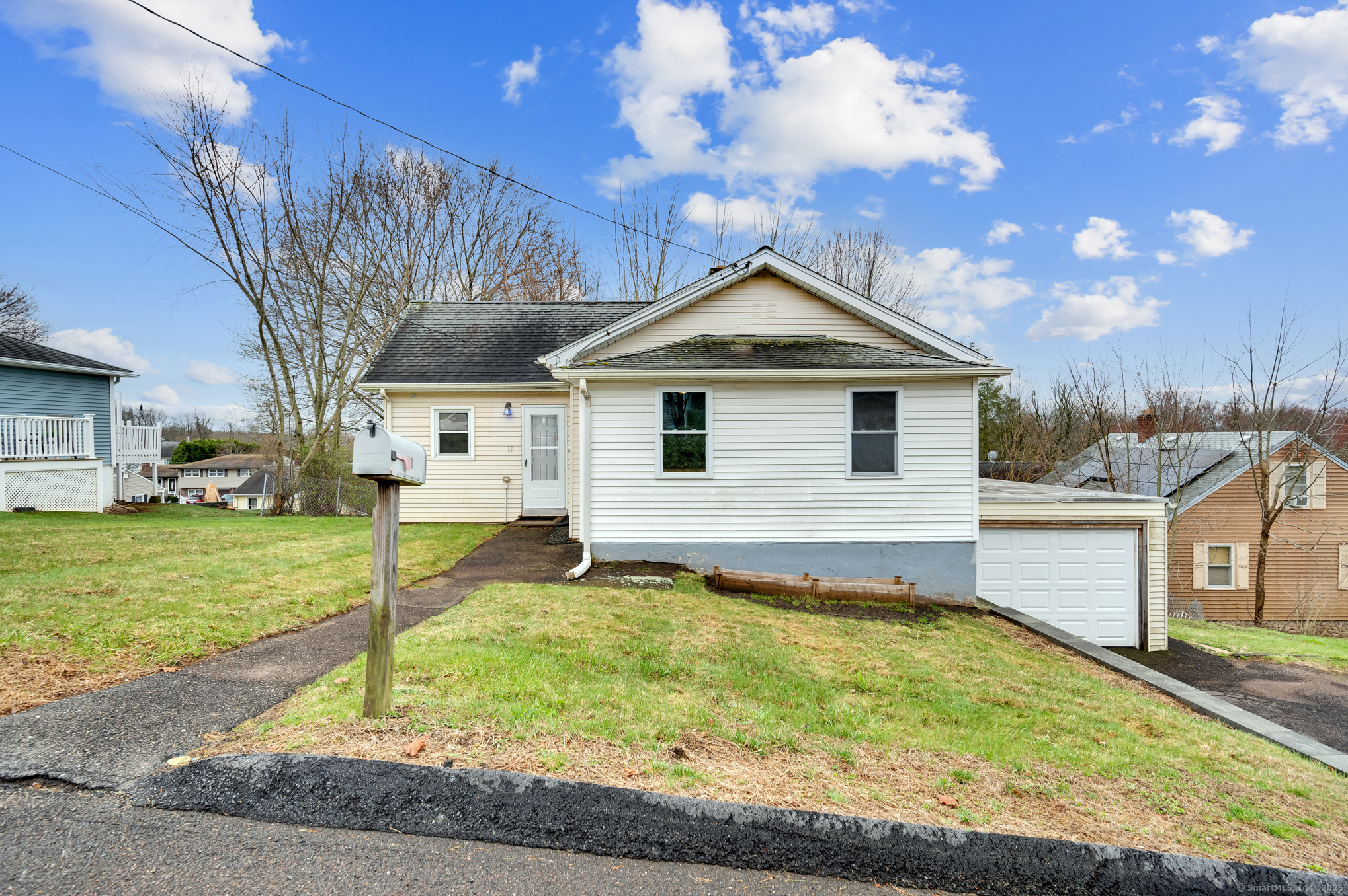 13 Davis Street, Meriden, Connecticut image 2