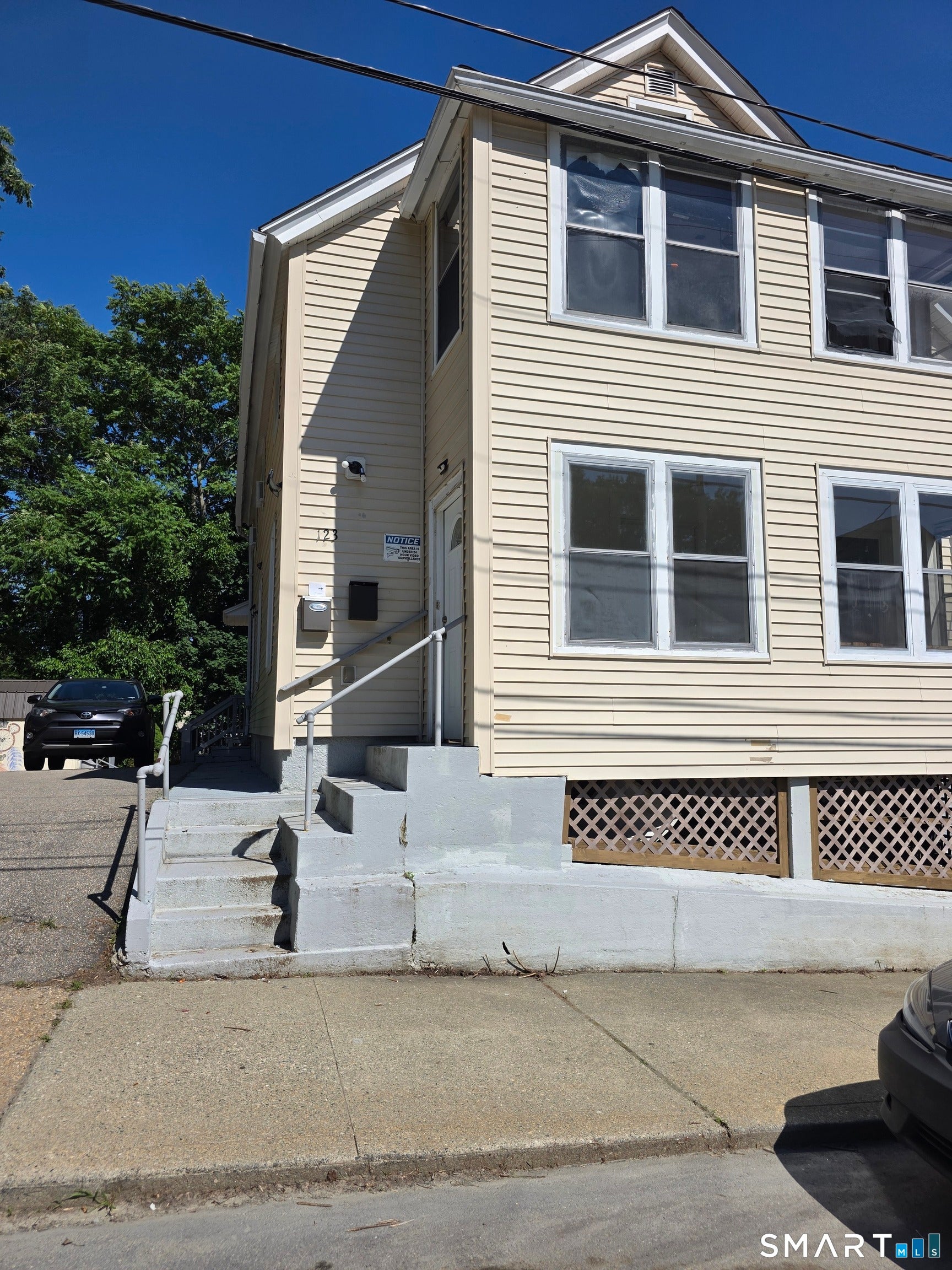 123 Golden Street
