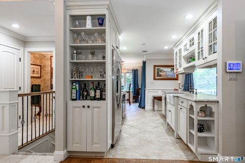 Tiny photo for 2 Bramble Bush #2, Avon, CT 06001 (MLS # 24149337)