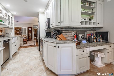 Tiny photo for 2 Bramble Bush #2, Avon, CT 06001 (MLS # 24149337)