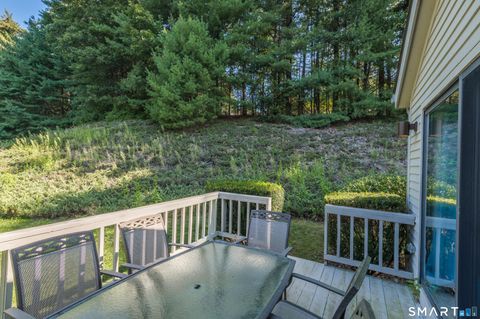 Tiny photo for 2 Bramble Bush #2, Avon, CT 06001 (MLS # 24149337)