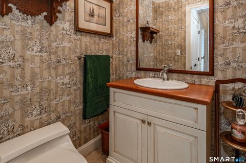 Tiny photo for 2 Bramble Bush #2, Avon, CT 06001 (MLS # 24149337)