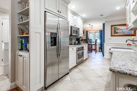 Tiny photo for 2 Bramble Bush #2, Avon, CT 06001 (MLS # 24149337)