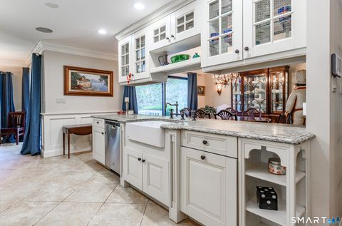 Tiny photo for 2 Bramble Bush #2, Avon, CT 06001 (MLS # 24149337)
