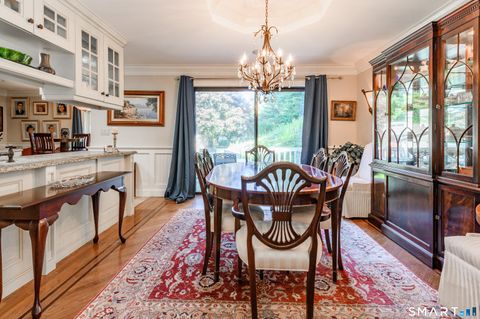 Tiny photo for 2 Bramble Bush #2, Avon, CT 06001 (MLS # 24149337)