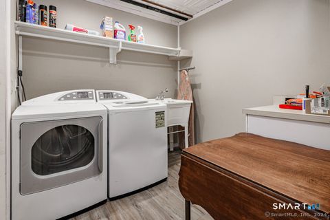 Tiny photo for 2 Bramble Bush #2, Avon, CT 06001 (MLS # 24149337)