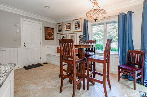 Tiny photo for 2 Bramble Bush #2, Avon, CT 06001 (MLS # 24149337)