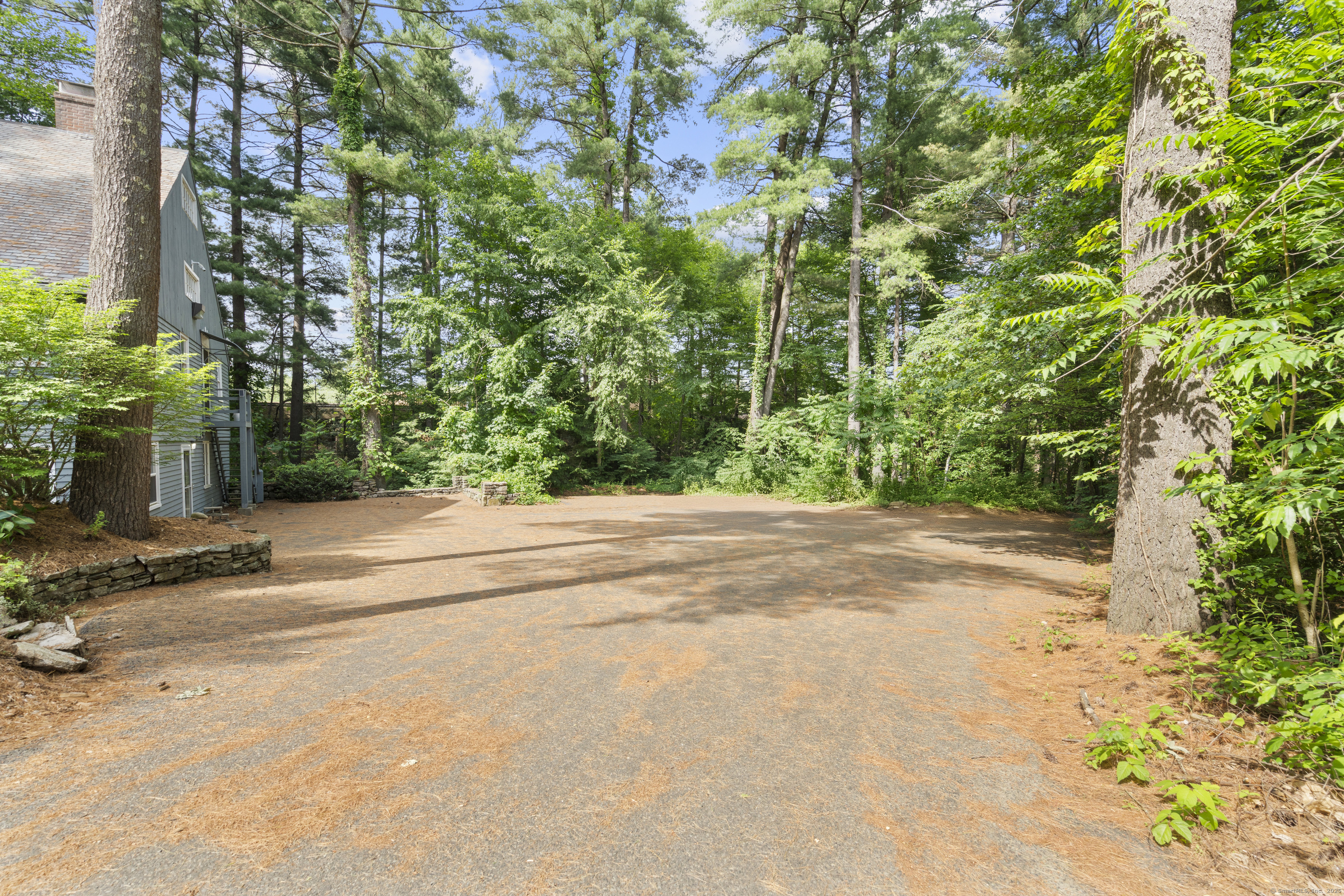 80 West Avon Road