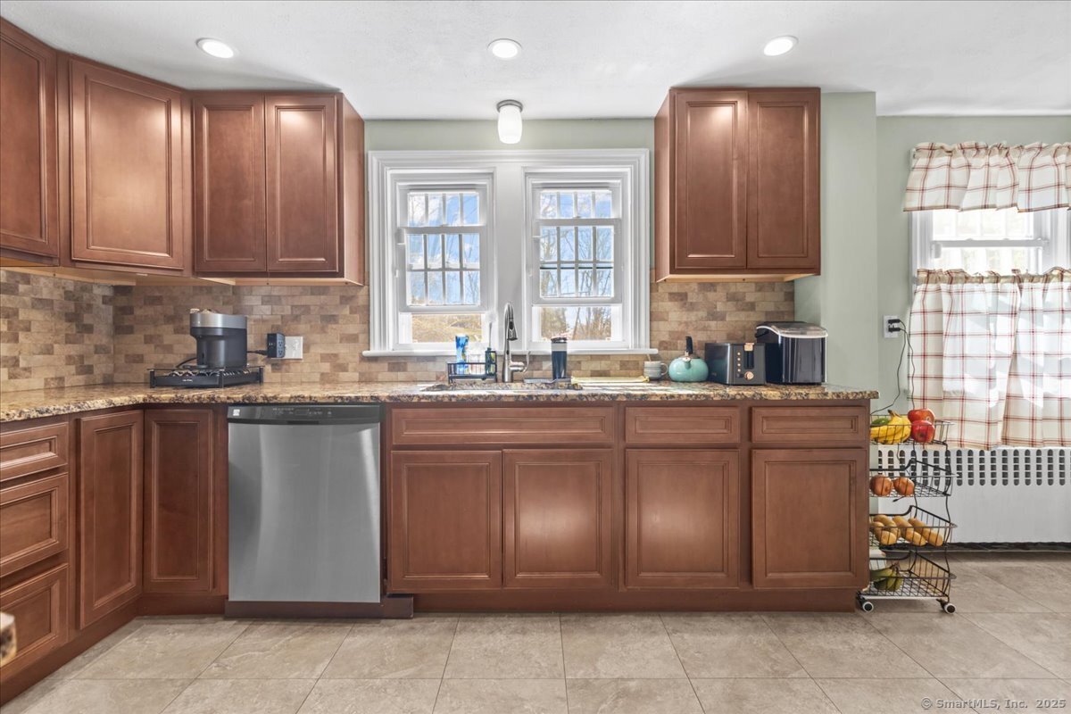 116 Gaylord Drive, Waterbury, Connecticut image 4