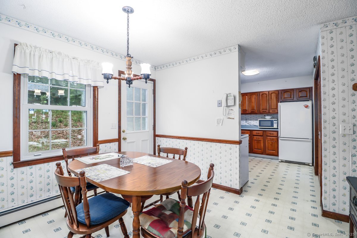 21 New Preston Hill Road