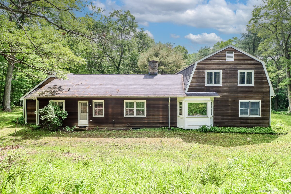 21 New Preston Hill Road
