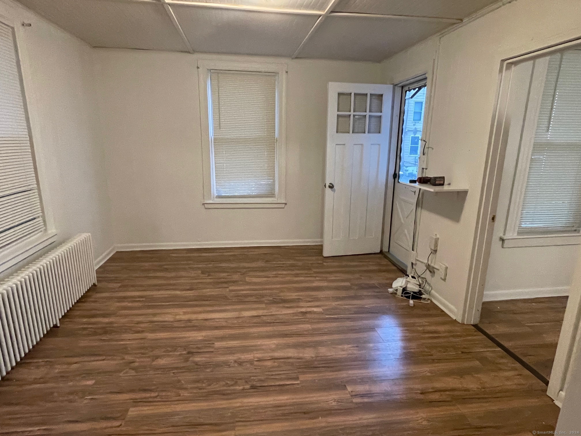 9 Kenyon Street 1, Waterbury, Connecticut - 2 Bedrooms  
1 Bathrooms  
4 Rooms - 