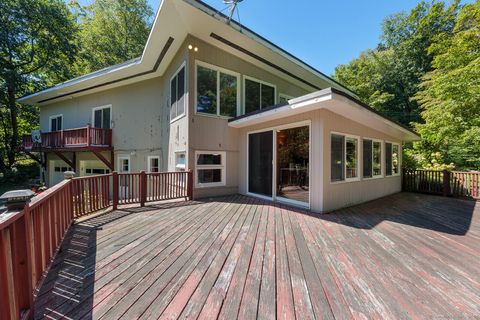 Apartment For Sale - 26 Wilridge Road<br/> Ridgefield, CT 06877