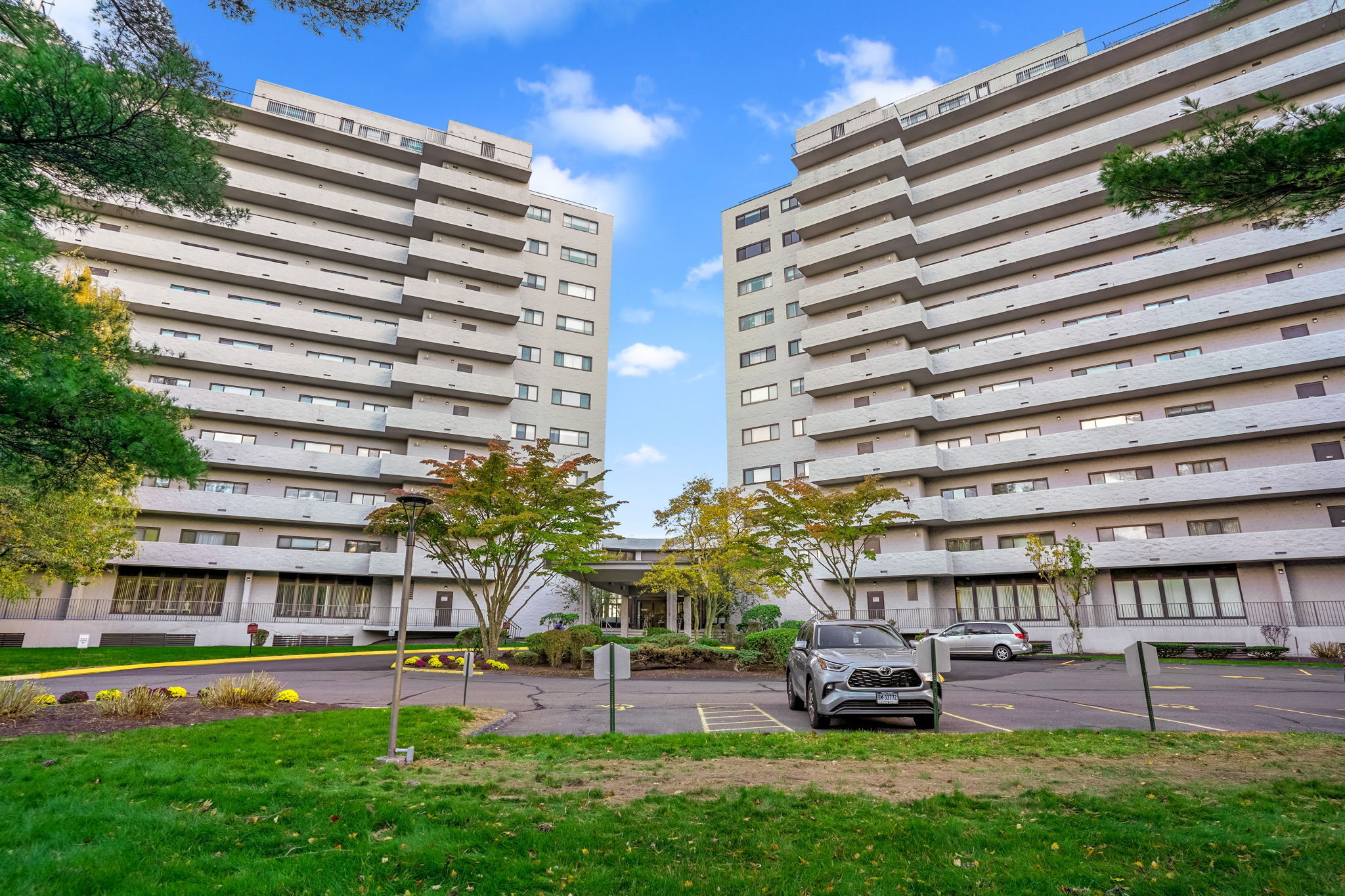 3200 Park Avenue 11C2