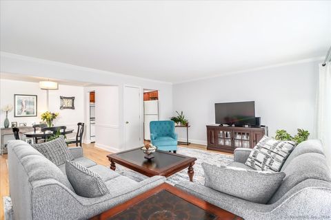 Tiny photo for 22 Olcott Way #22, Ridgefield, CT 06877 (MLS # 24141110)