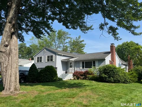 Homes For Sale - 37 Stoneham Drive<br/> West Hartford, CT 06117