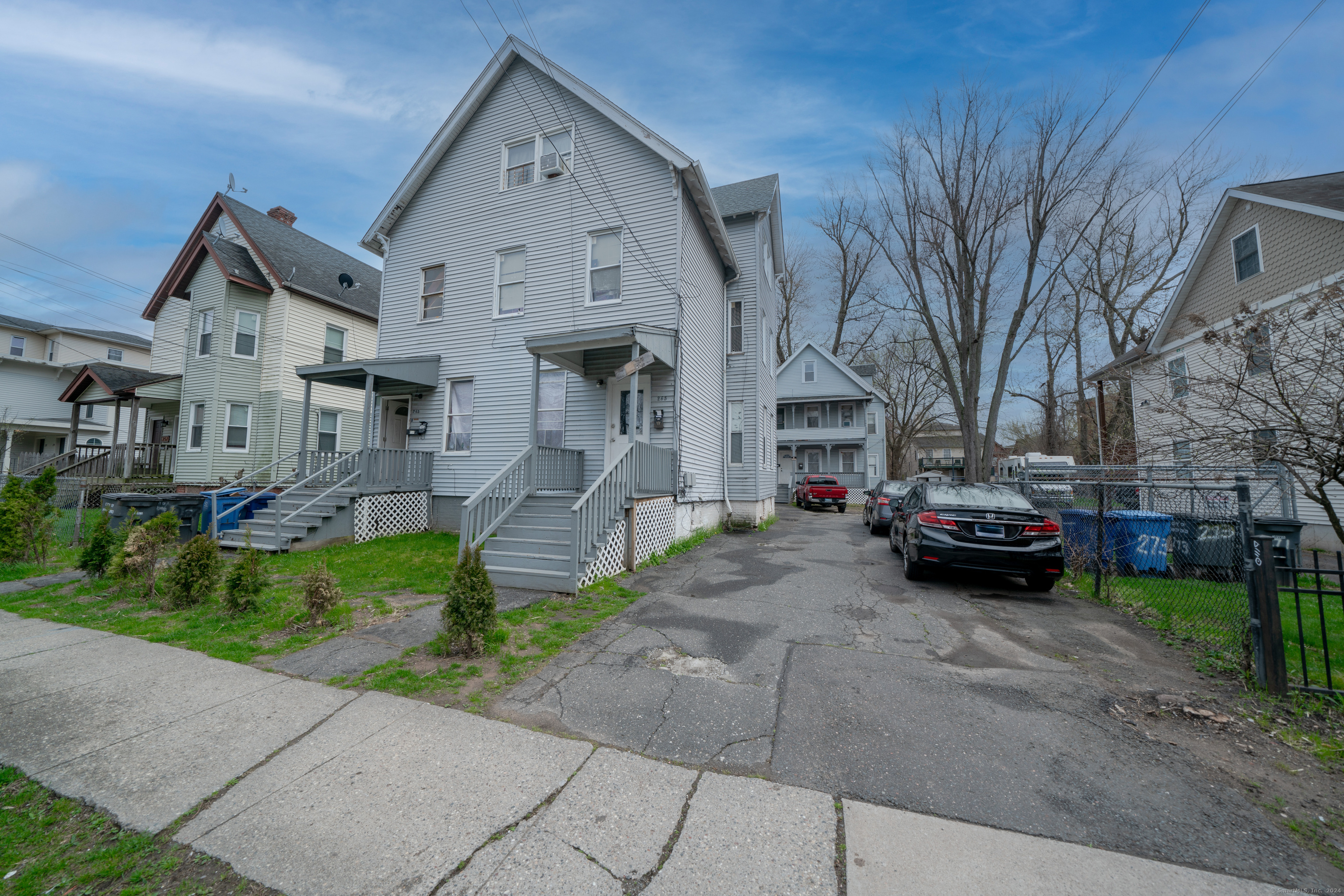 Jefferson Street, Hartford, Connecticut - 14 Bedrooms  
6 Bathrooms  
30 Rooms - 