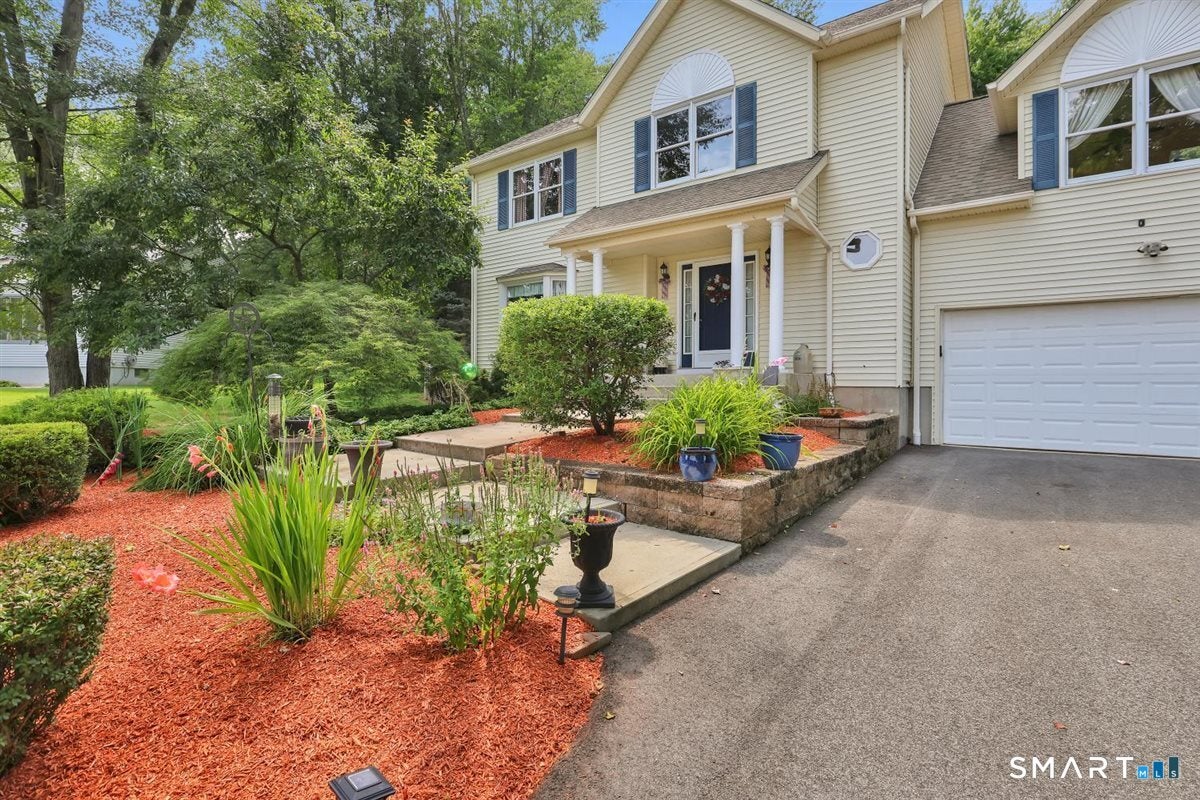 69 Ledgebrook Lane