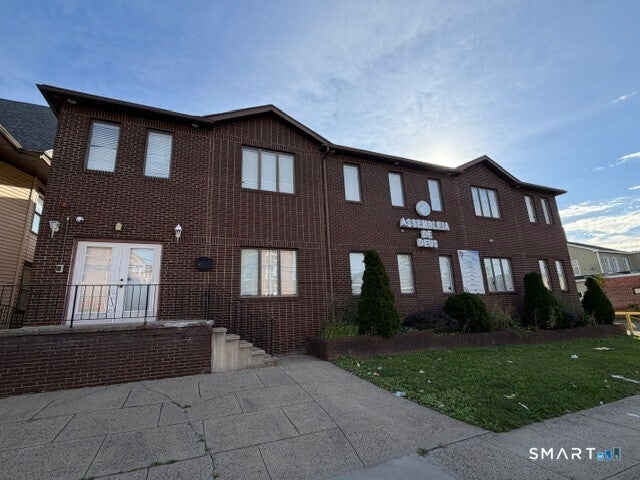 2212 Main Street