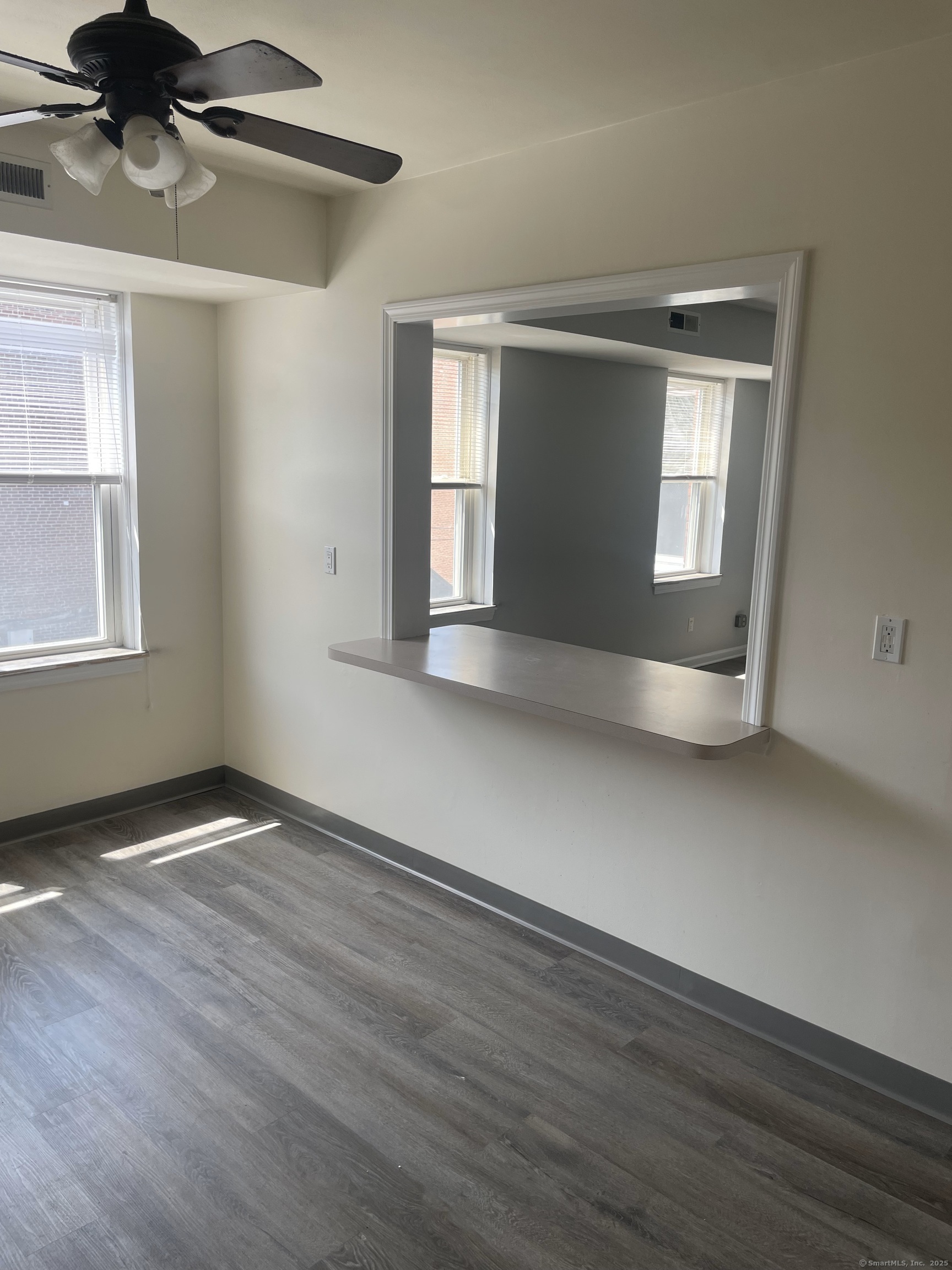 State Street, New Haven, Connecticut - 1 Bedrooms  
1 Bathrooms  
4 Rooms - 