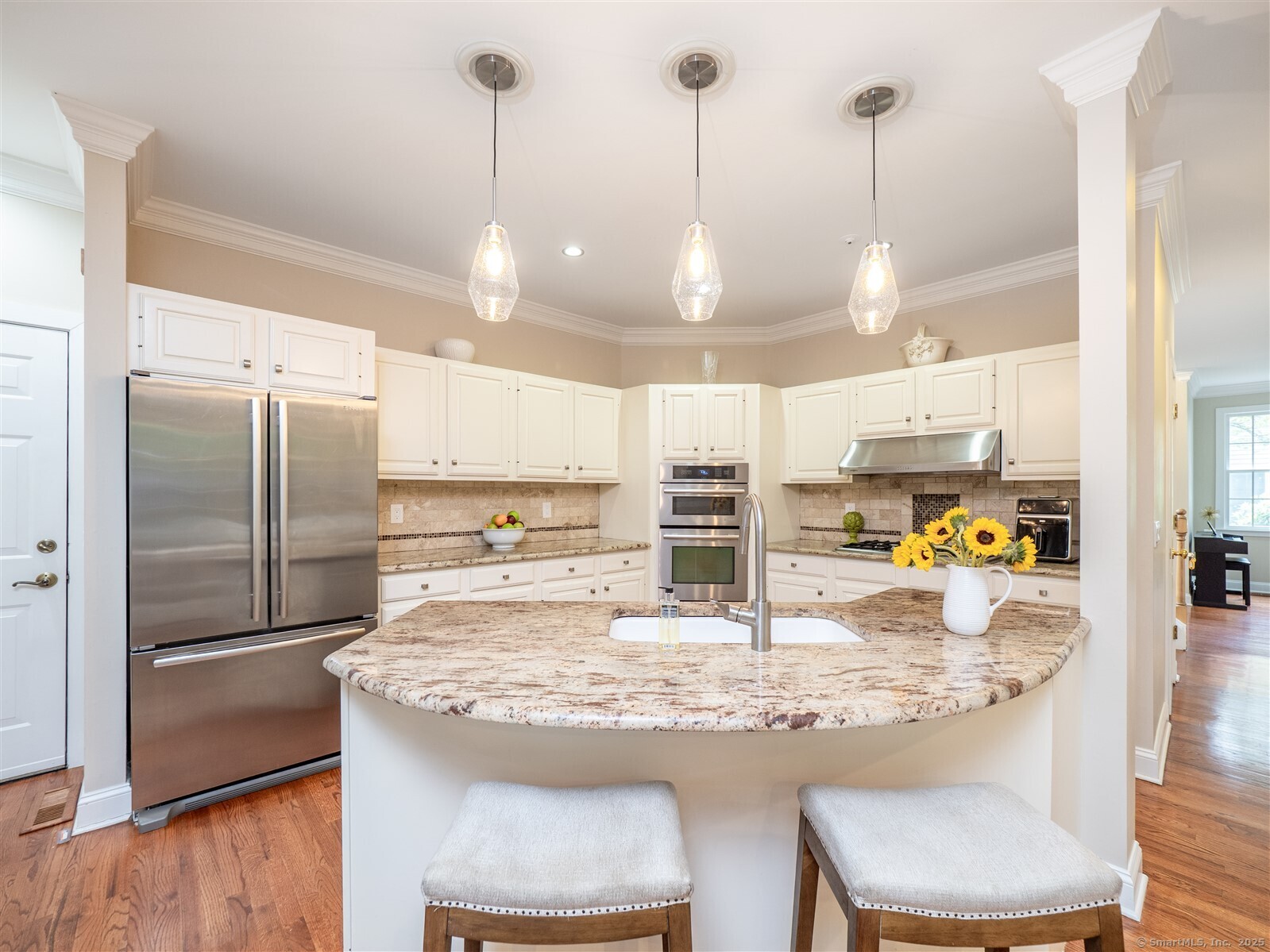 Wilton, Connecticut 06897, United States, 3 Bedrooms Bedrooms, ,3 BathroomsBathrooms,Residential,Active,166609