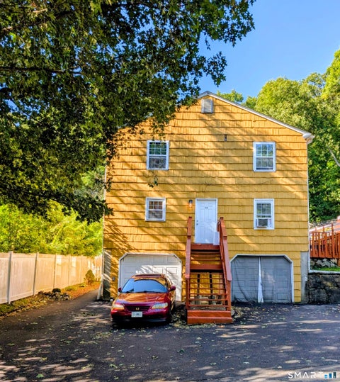 Photo of 2 Irving Place #B, Danbury, CT 06810 (MLS # 24208733)
