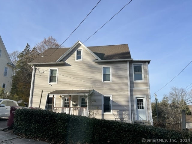 360 Hillside Avenue, Naugatuck, Connecticut - 5 Bedrooms  
2 Bathrooms  
11 Rooms - 