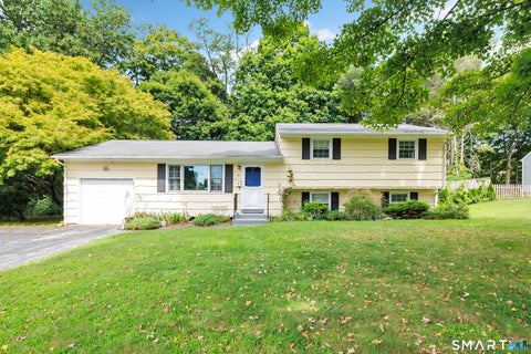 Homes For Sale - 59 Springwood Drive<br/> Trumbull, CT 06611