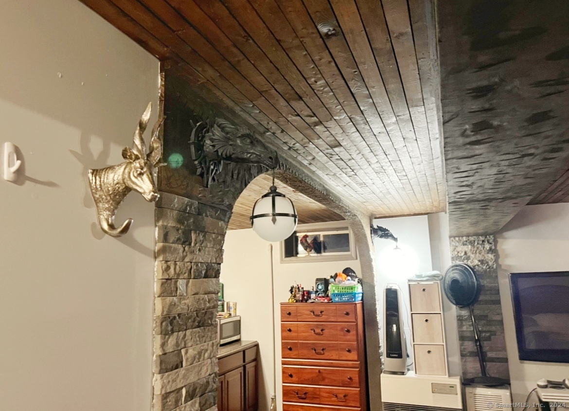 26 Mohican Lane, Bristol, Connecticut image 15