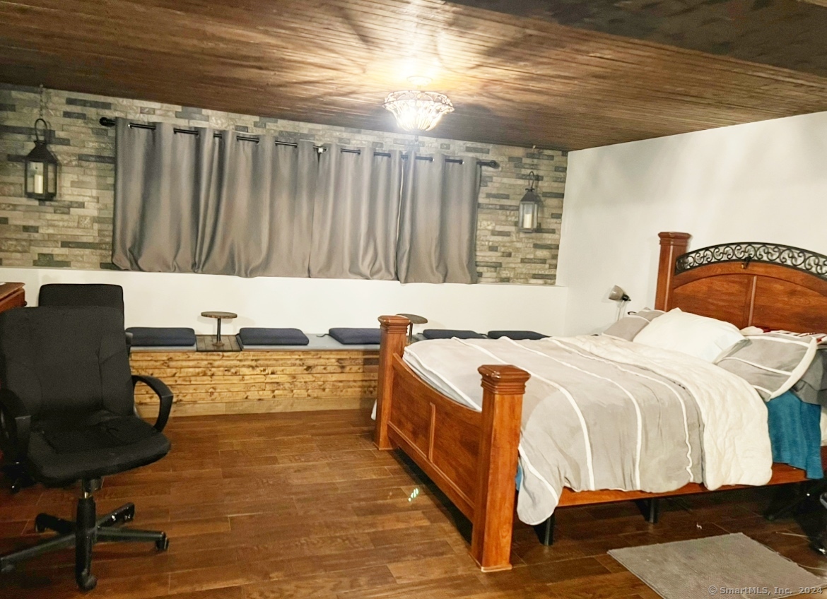26 Mohican Lane, Bristol, Connecticut image 13