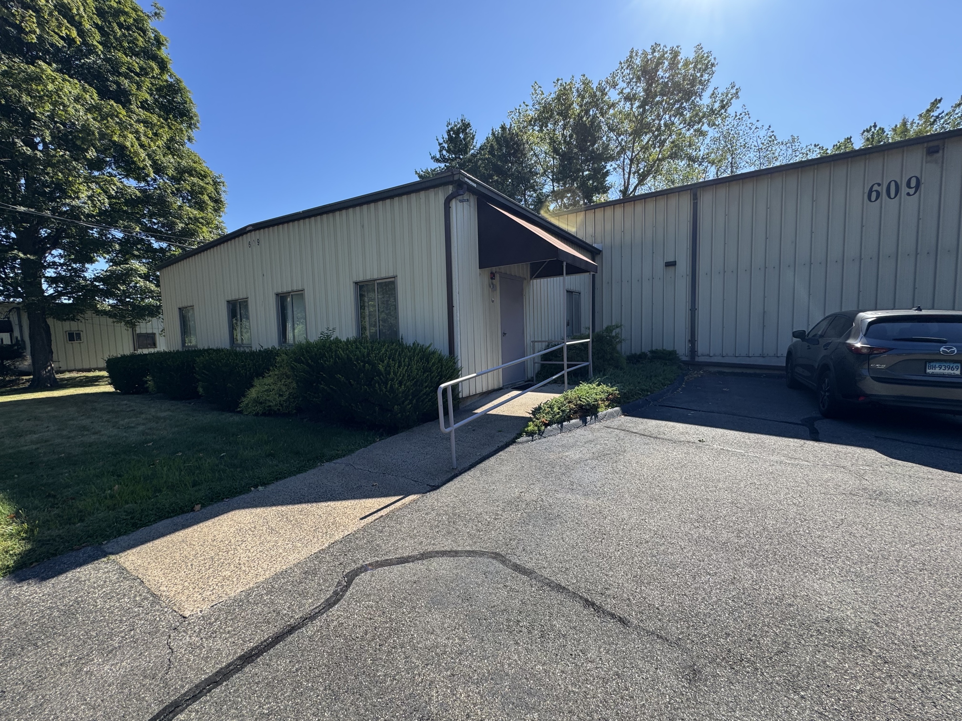 609 Old Turnpike Road