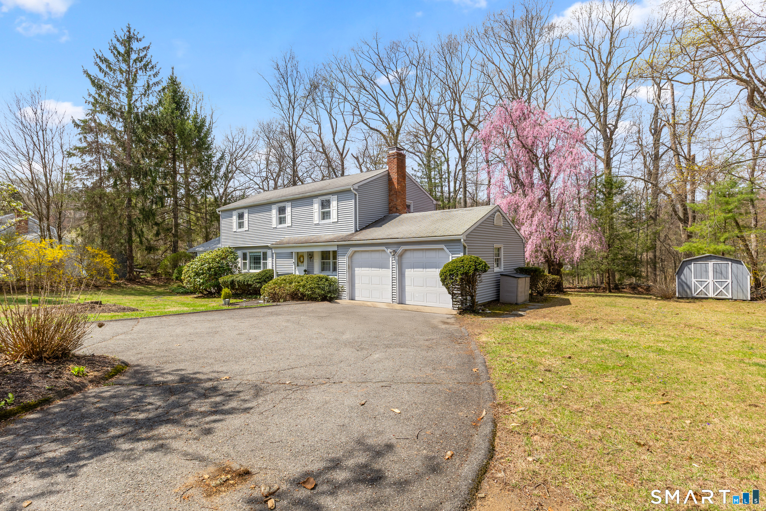 10 North Hearthstone Drive