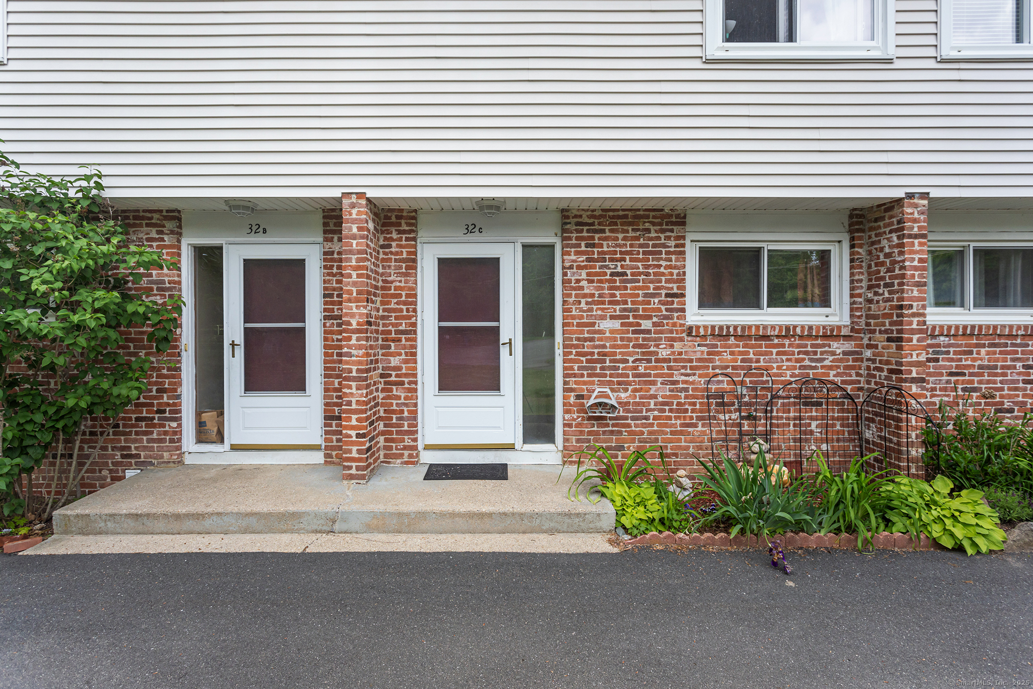32 Anton Road APT C