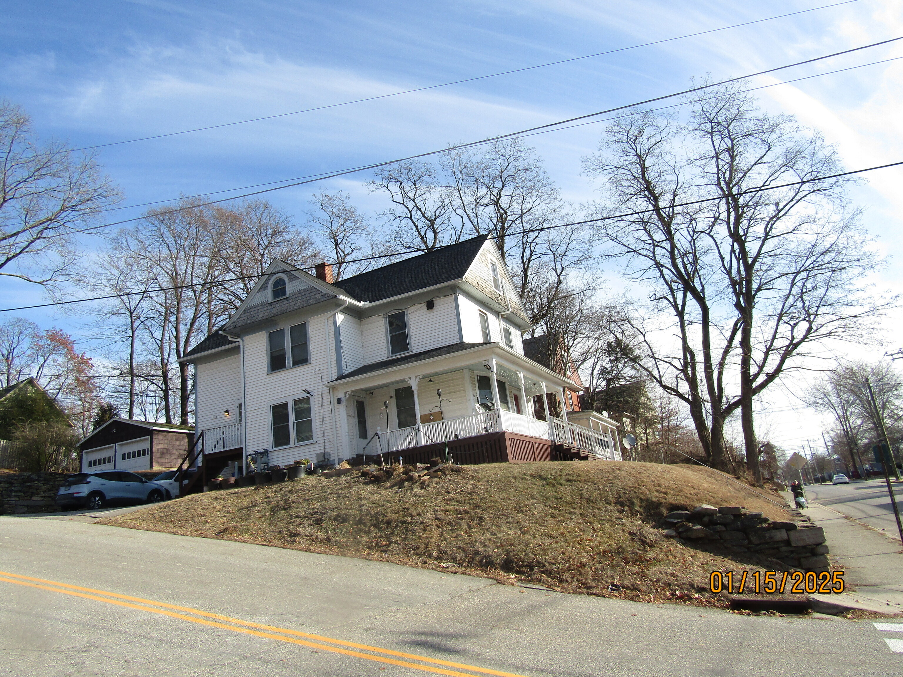 319 Valley Street 3