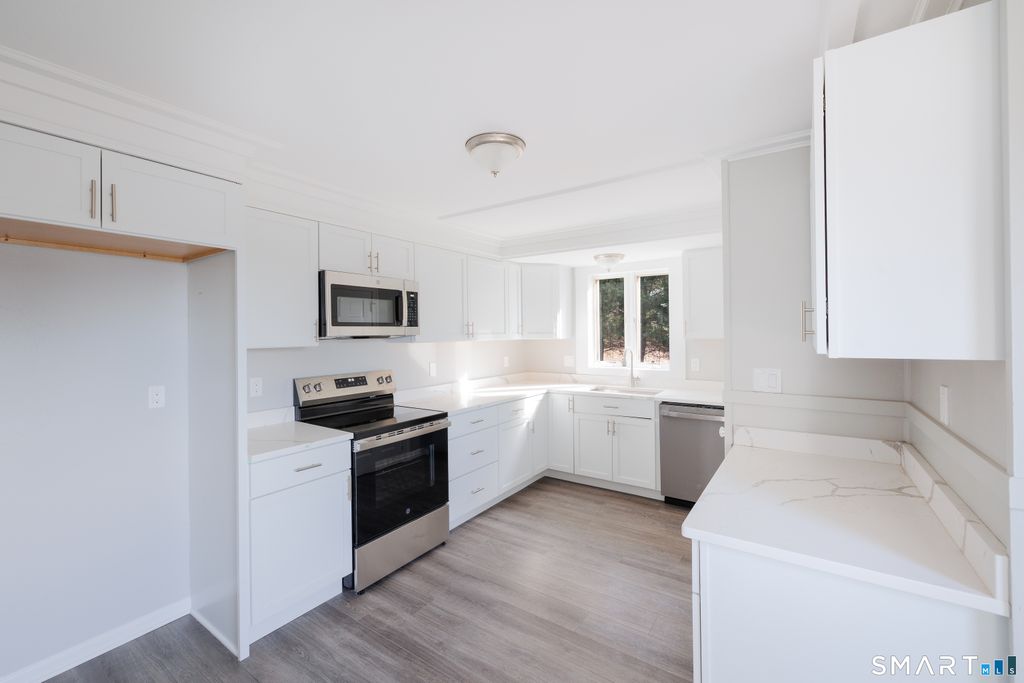 Photo of 20 Randall Place, Waterbury, CT 06704 (MLS # 24159448)