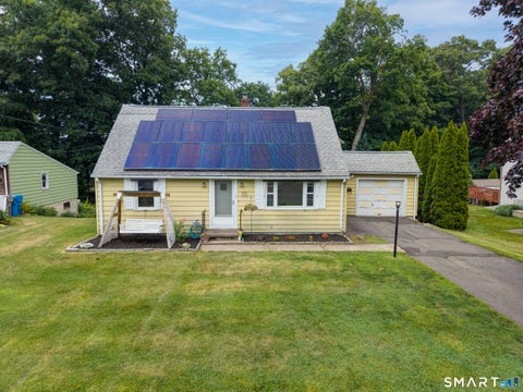 Photo of 18 Leslie Court, Bristol, CT 06010 (MLS # 24186941)