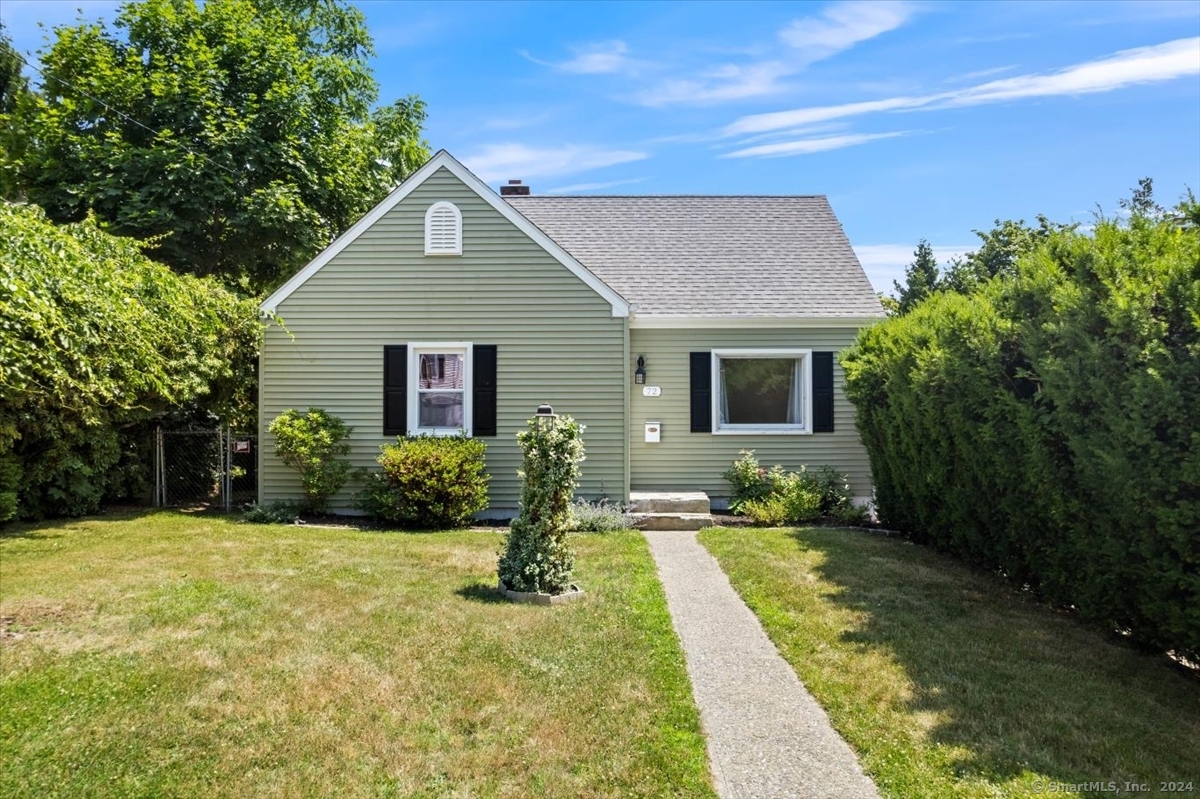Property for Sale at 72 Sunset Street, New London, Connecticut - Bedrooms: 3 
Bathrooms: 1 
Rooms: 4  - $350,000