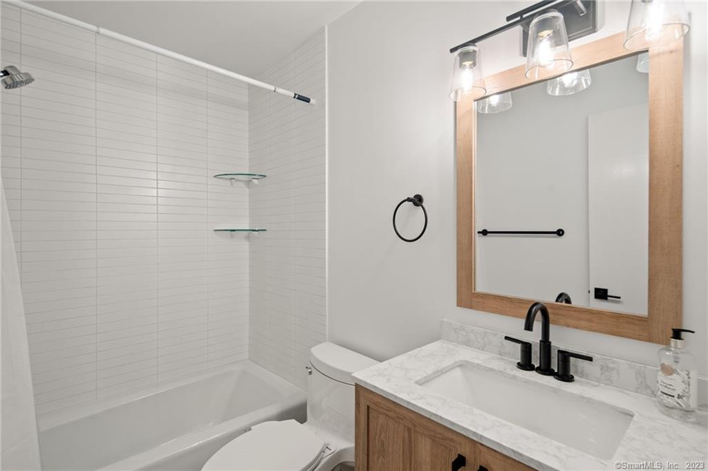 Photo 14 of 40 of 289 New Norwalk Road 5 townhome